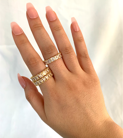oval-cut-cubic-zirconia-stacking-eternity-ring-gold