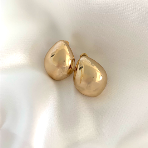 gold-rounded-teardrop-earrings