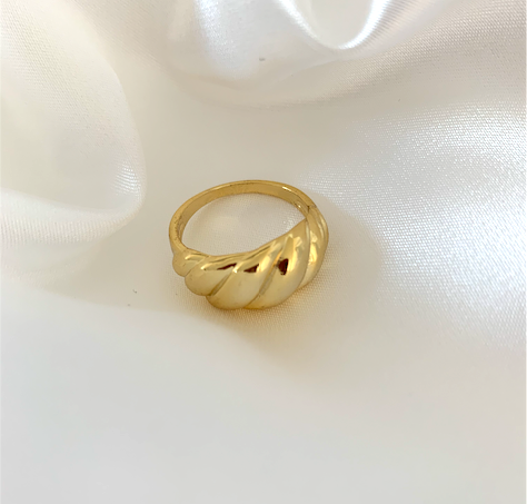 gold-twist-dome-ring