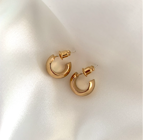gold-mini-huggies-earrings